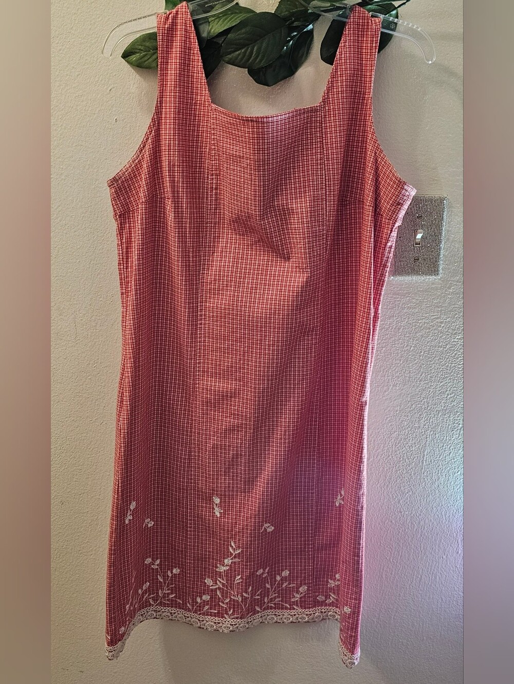Susan Bristol Casuals Red & White Gingham Embroidered Sleeveless Dress Size 12 - Picture 2 of 8